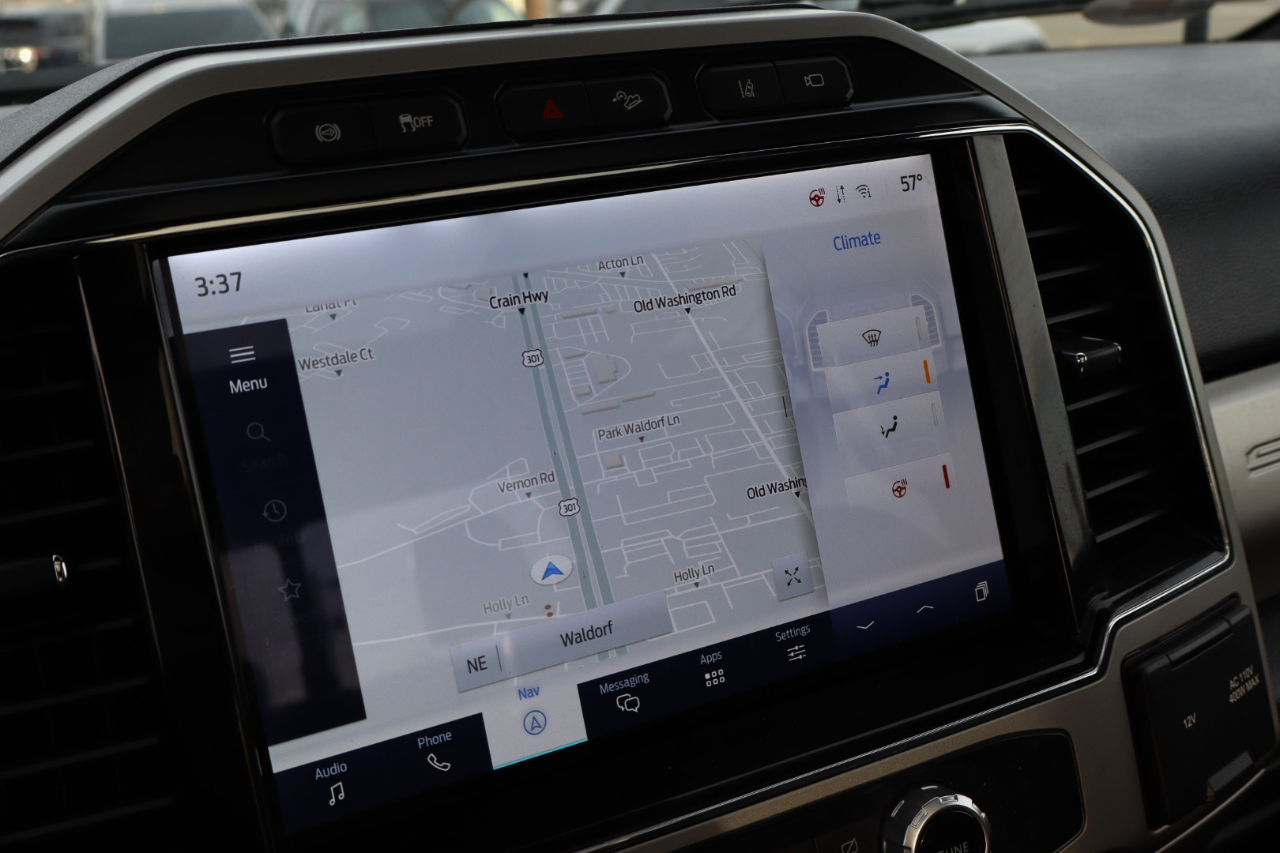 Ford F-350 SD Lariat Crew Cab Long Bed 4WD 2022