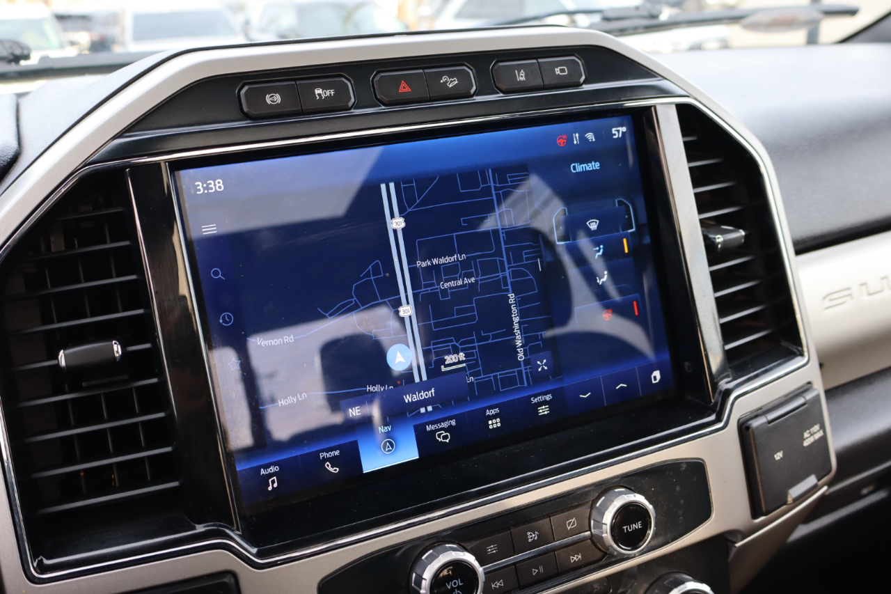 Ford F-350 SD Lariat Crew Cab Long Bed 4WD 2022