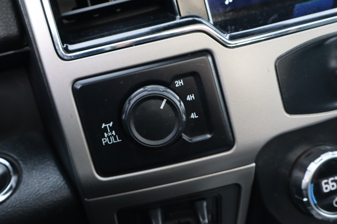 Ford F-350 SD Lariat Crew Cab Long Bed 4WD 2022