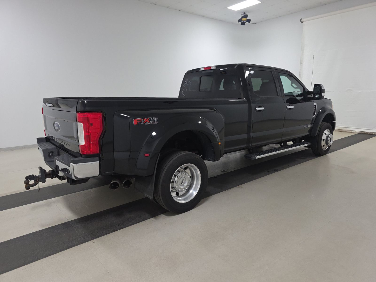 Ford F-450 SD Lariat Crew Cab DRW 4WD 2017