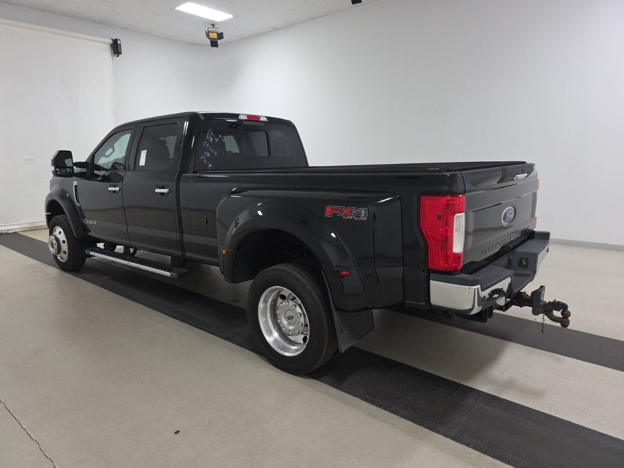 Ford F-450 SD Lariat Crew Cab DRW 4WD 2017