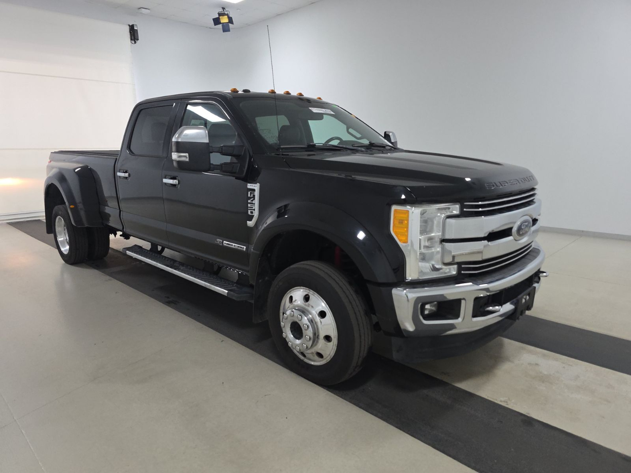 Ford F-450 SD Lariat Crew Cab DRW 4WD 2017