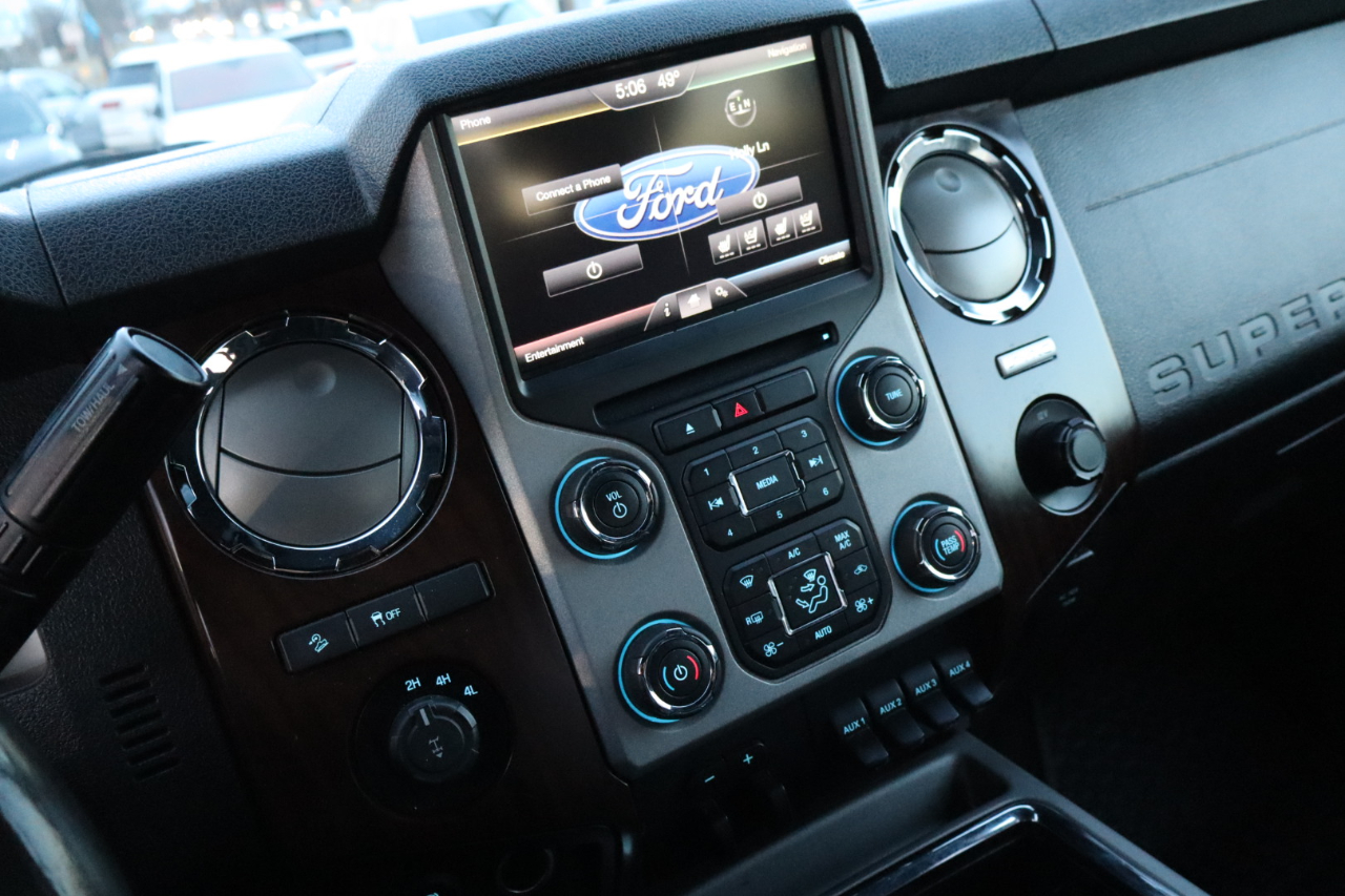 Ford F-350 SD Lariat Crew Cab 4WD 2016