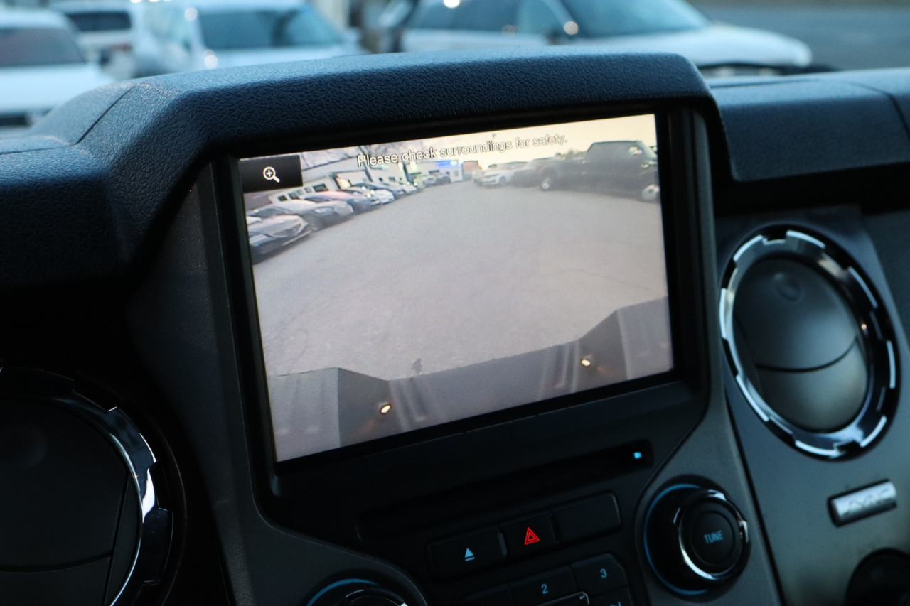 Ford F-350 SD Lariat Crew Cab 4WD 2016