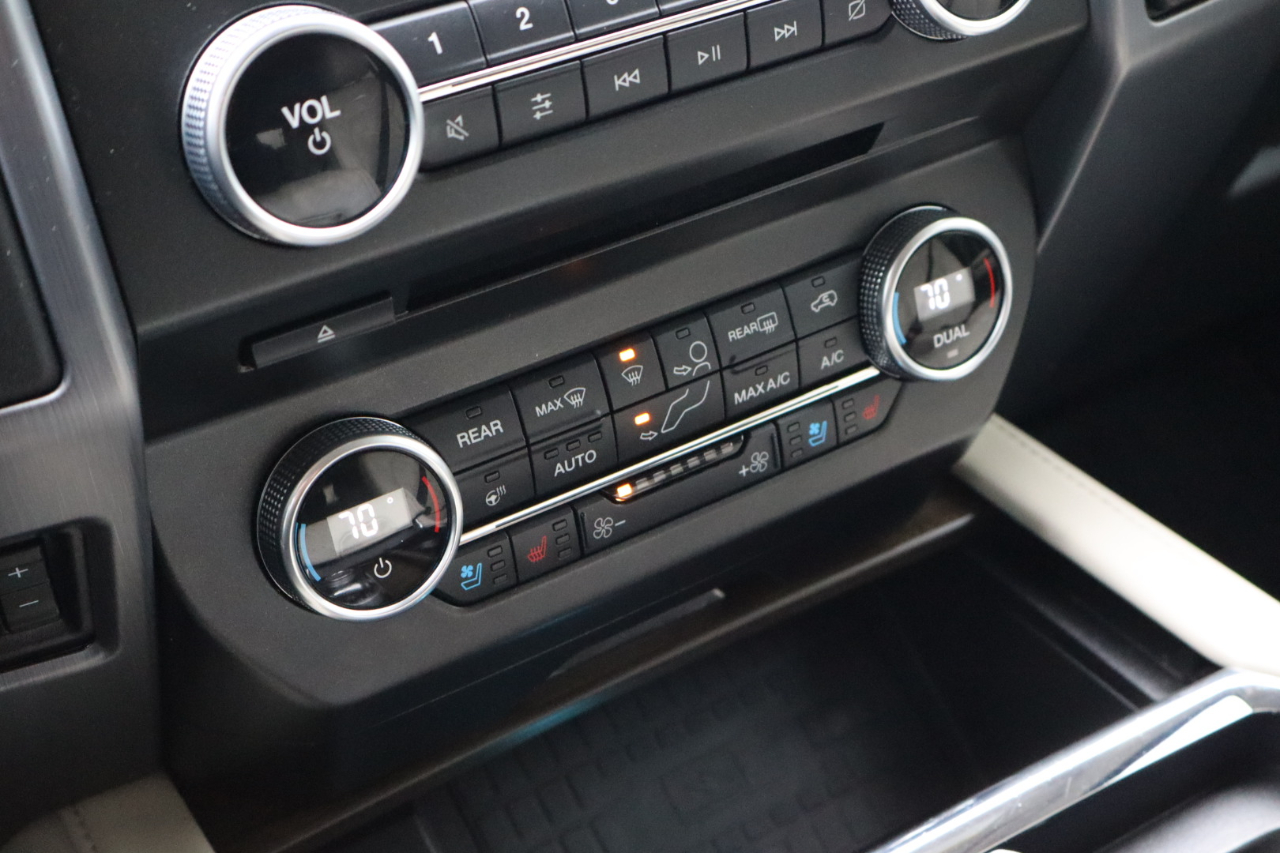 Ford Expedition 4WD 4dr Platinum 2018