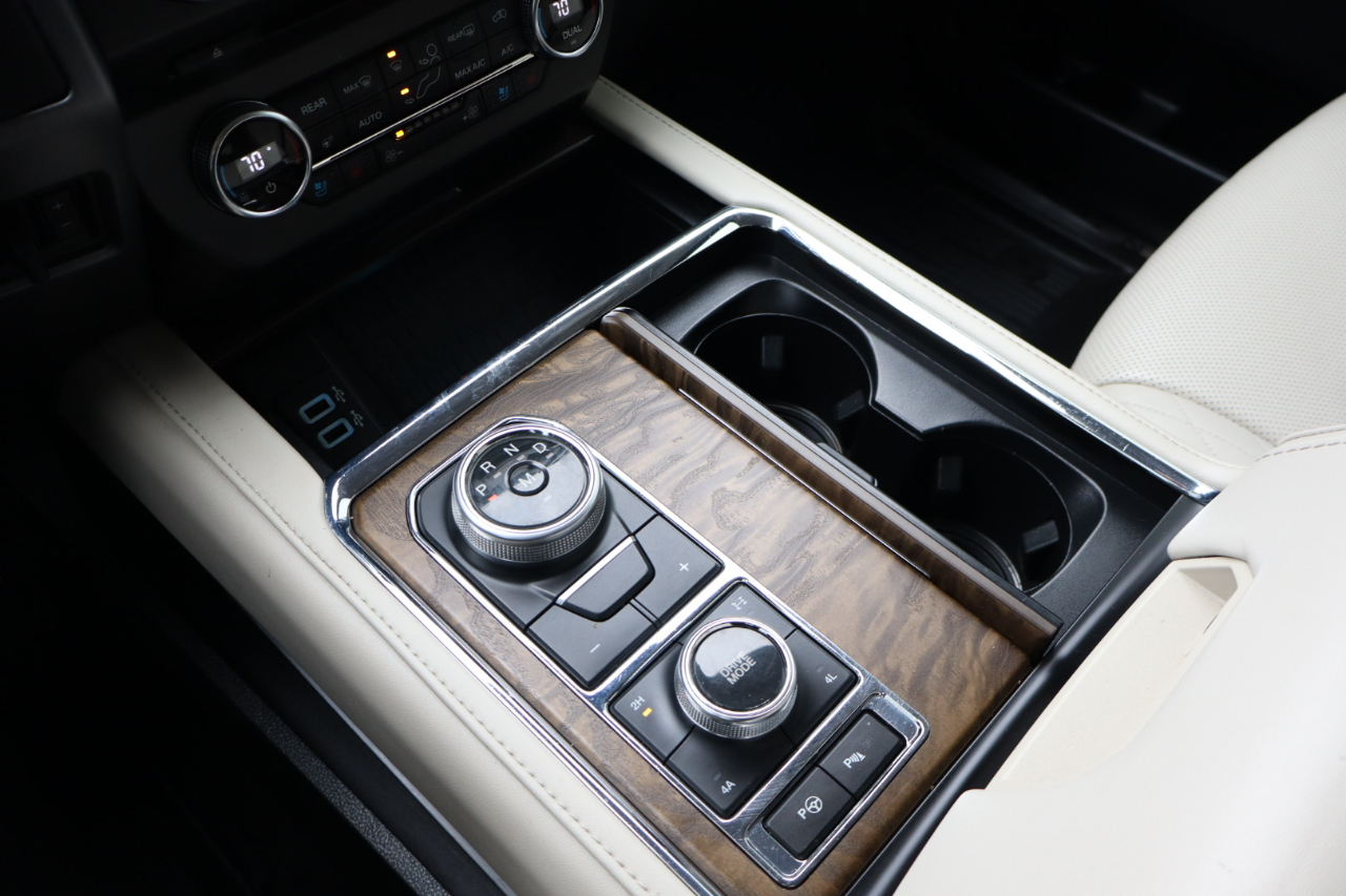 Ford Expedition 4WD 4dr Platinum 2018