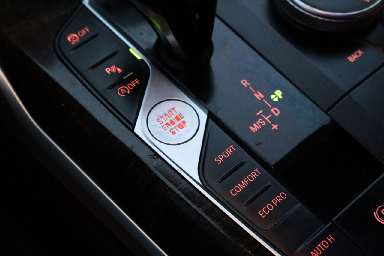 BMW 3-Series 330i xDrive 2019