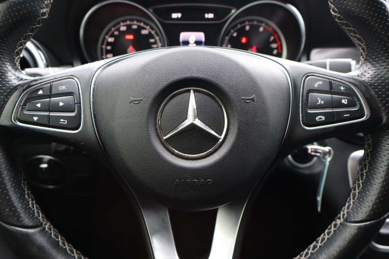 Mercedes-Benz GLA-Class  2015