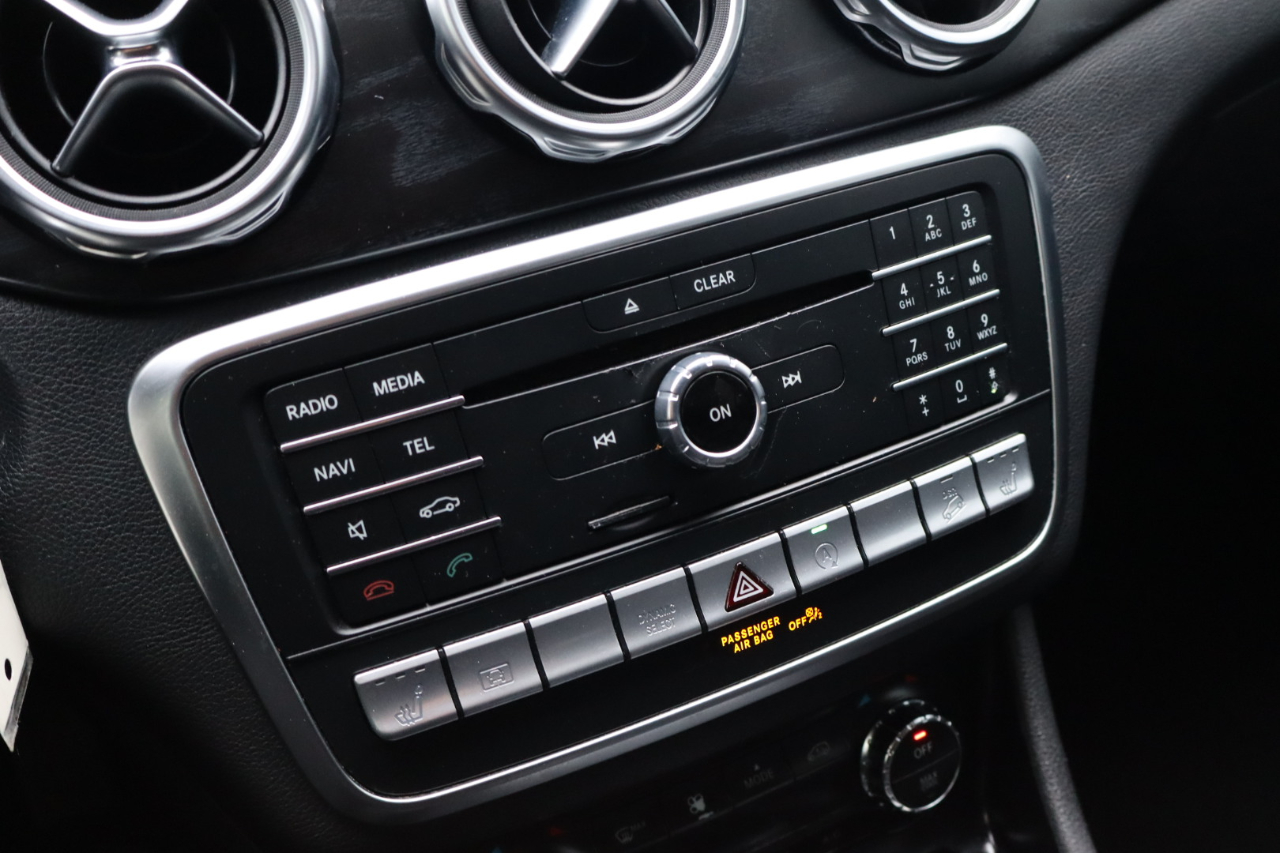 Mercedes-Benz GLA-Class  2015