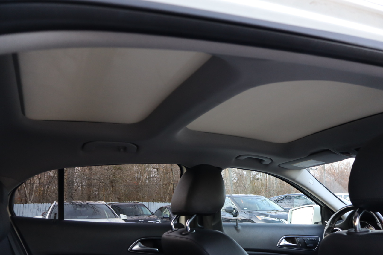 Mercedes-Benz GLA-Class  2015