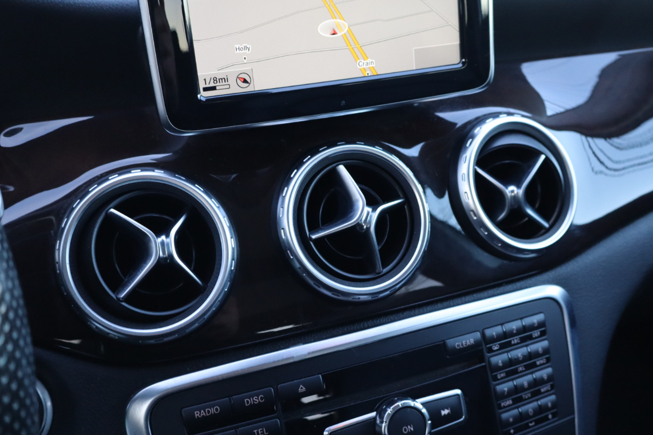 Mercedes-Benz GLA-Class  2015