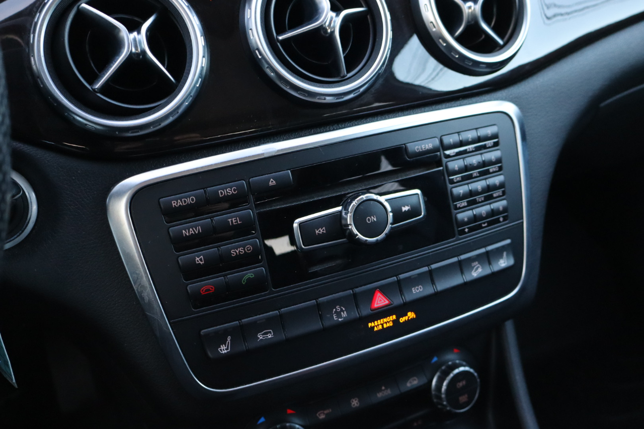 Mercedes-Benz GLA-Class  2015