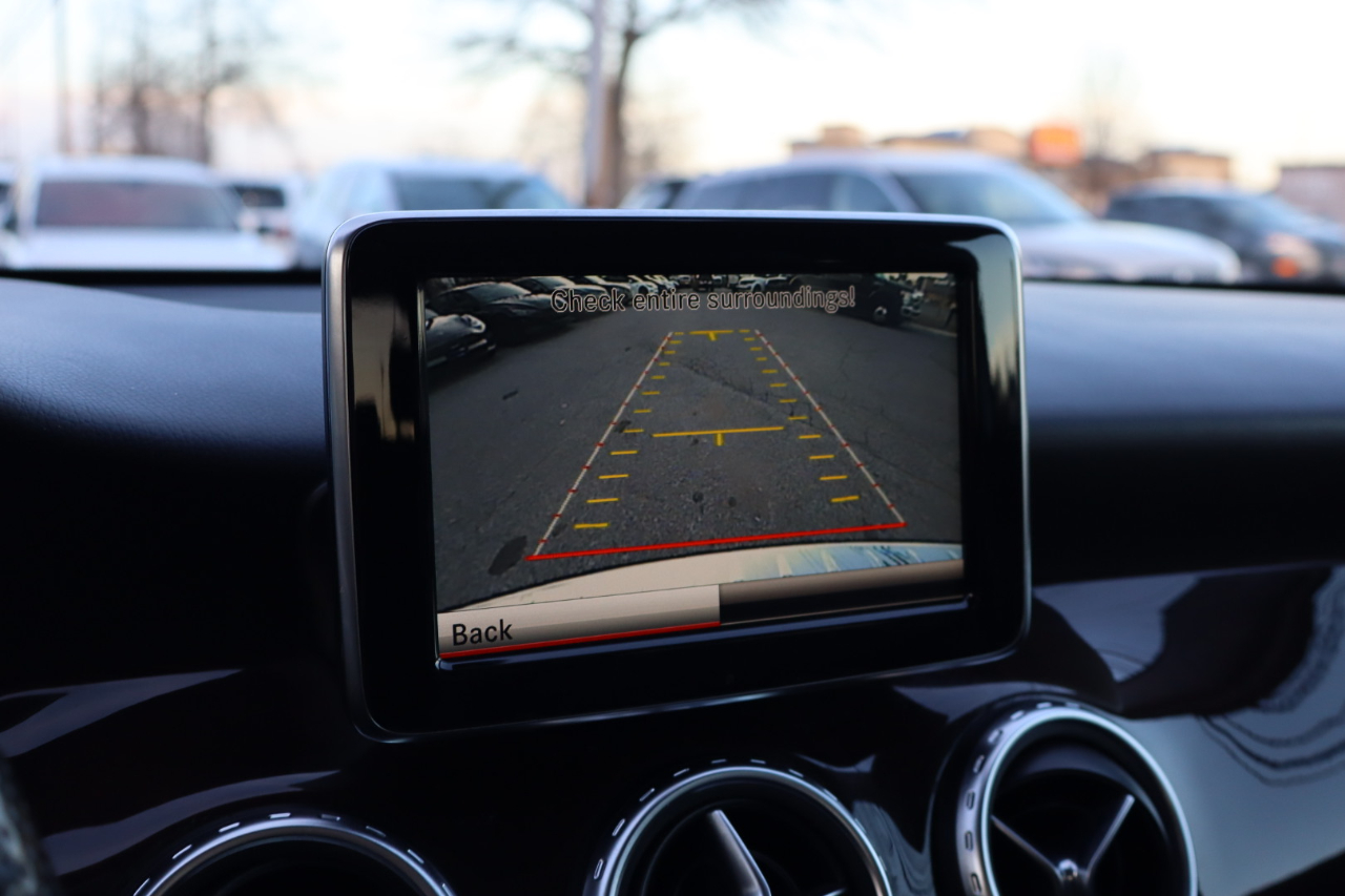 Mercedes-Benz GLA-Class  2015