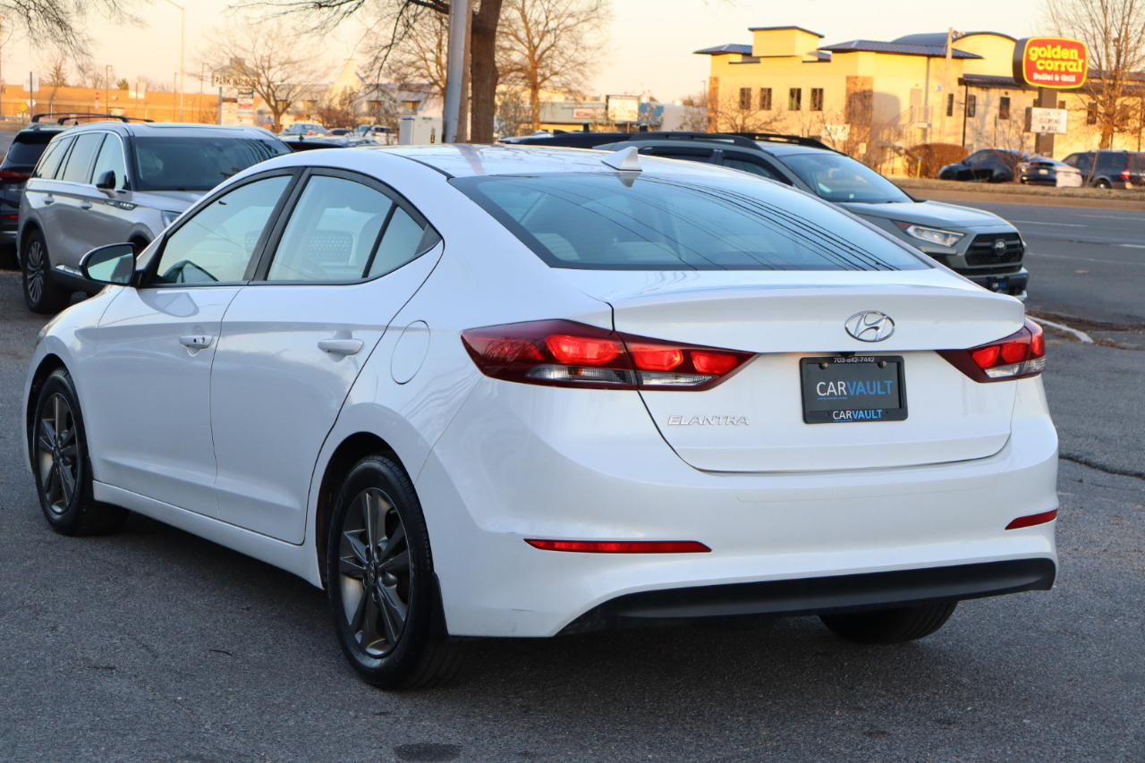 Hyundai Elantra  2018