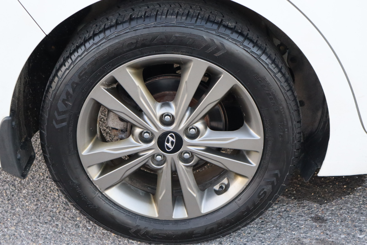 Hyundai Elantra  2018