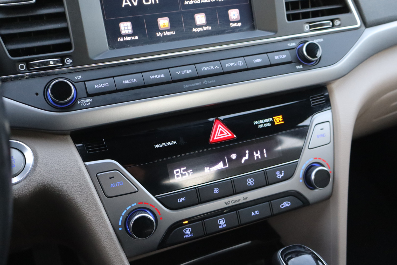 Hyundai Elantra  2018