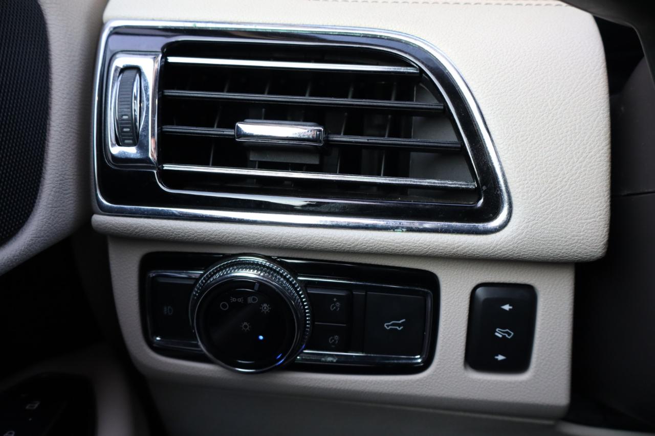 Lincoln Navigator 2WD 4dr Select 2019