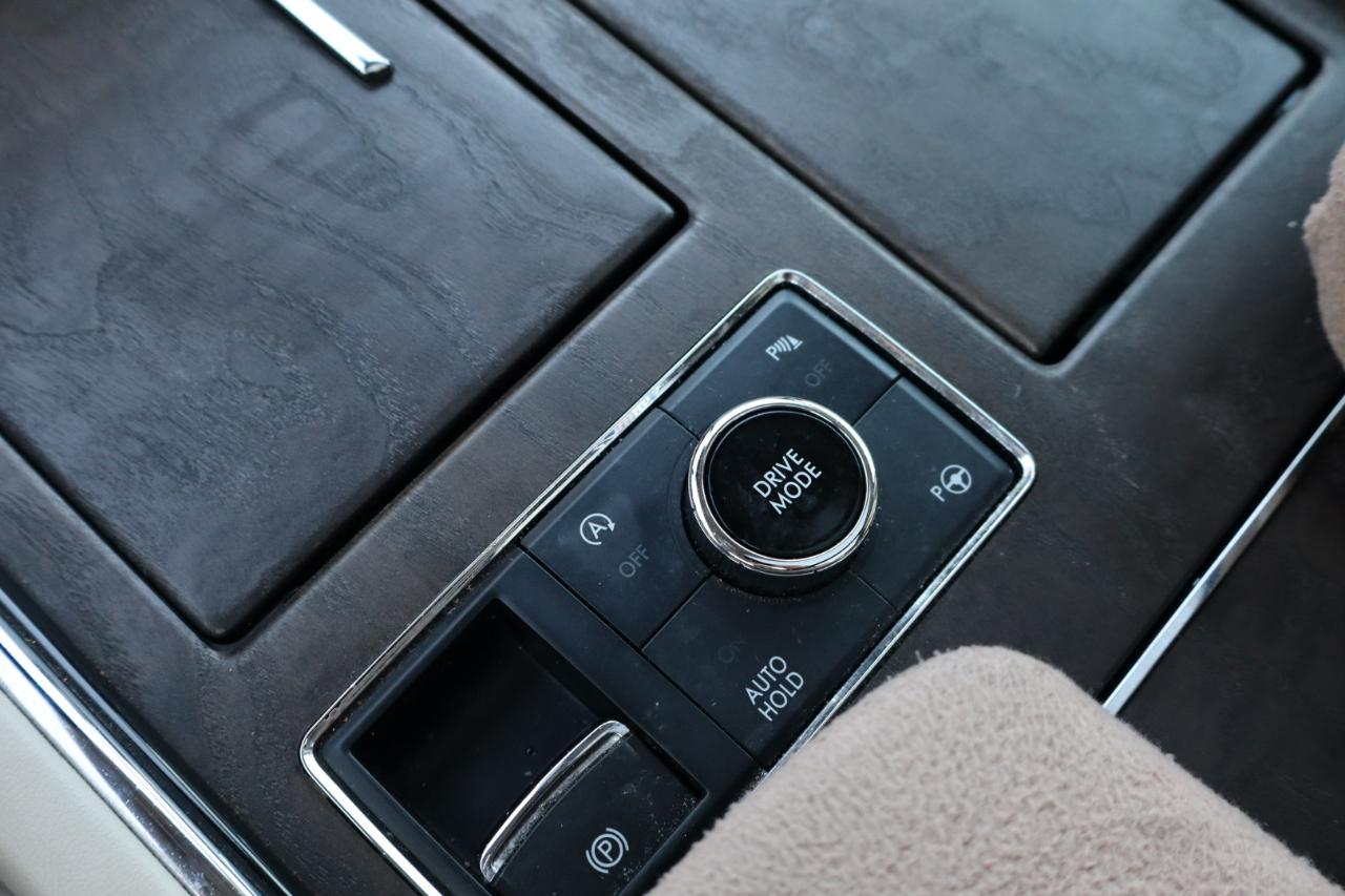 Lincoln Navigator 2WD 4dr Select 2019