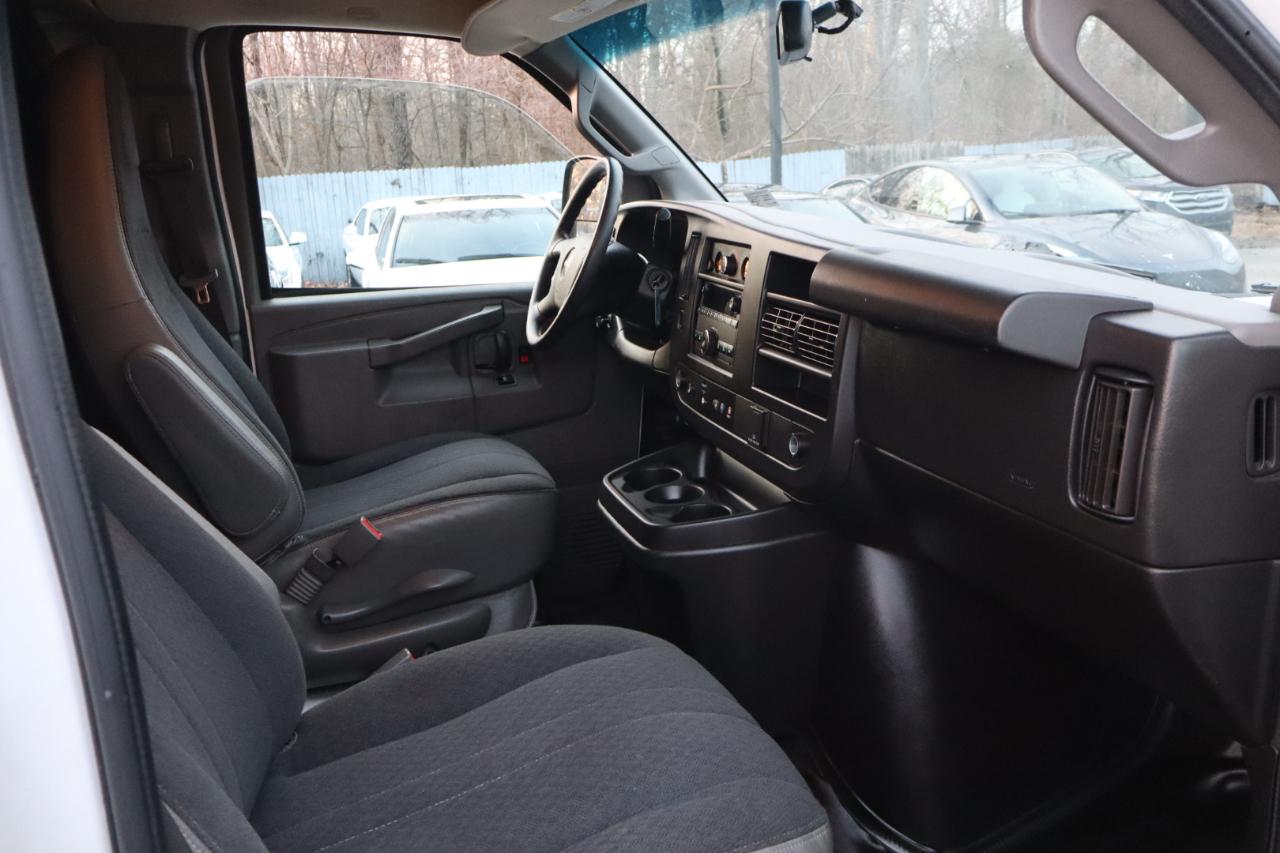 GMC Savana Cargo Van  2020