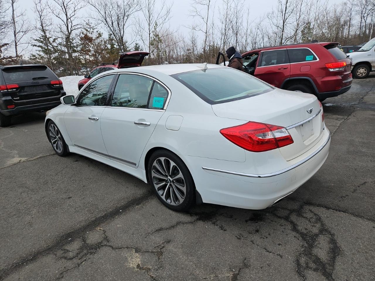 Hyundai Genesis  2013