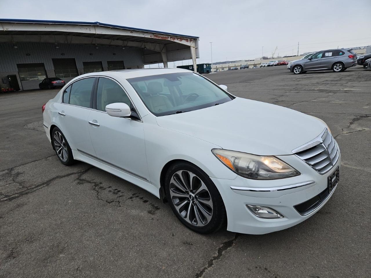 Hyundai Genesis  2013