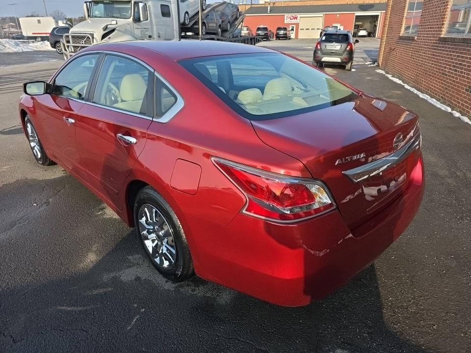 Nissan Altima  2015