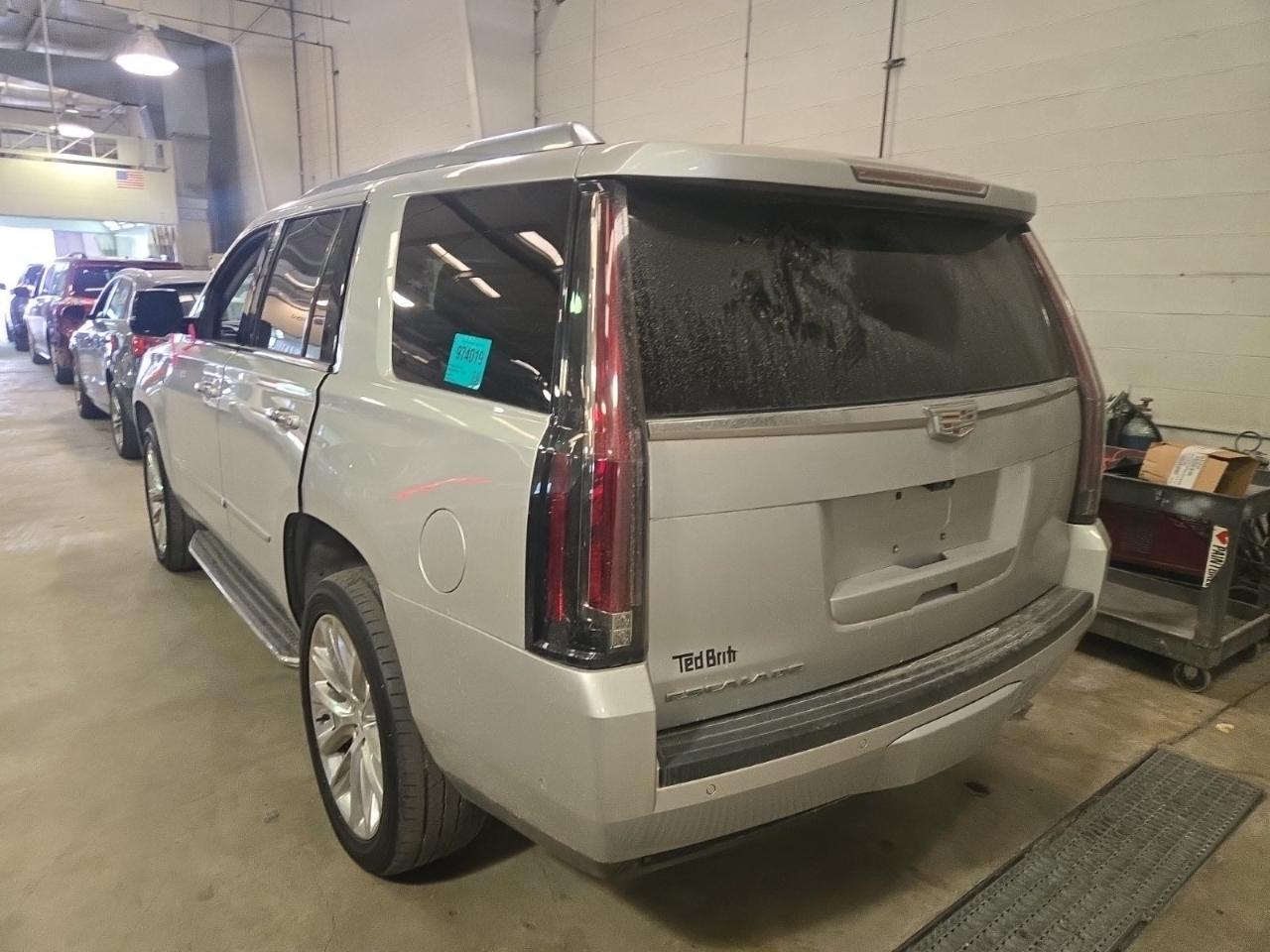 Cadillac Escalade 4WD 4dr Luxury 2019