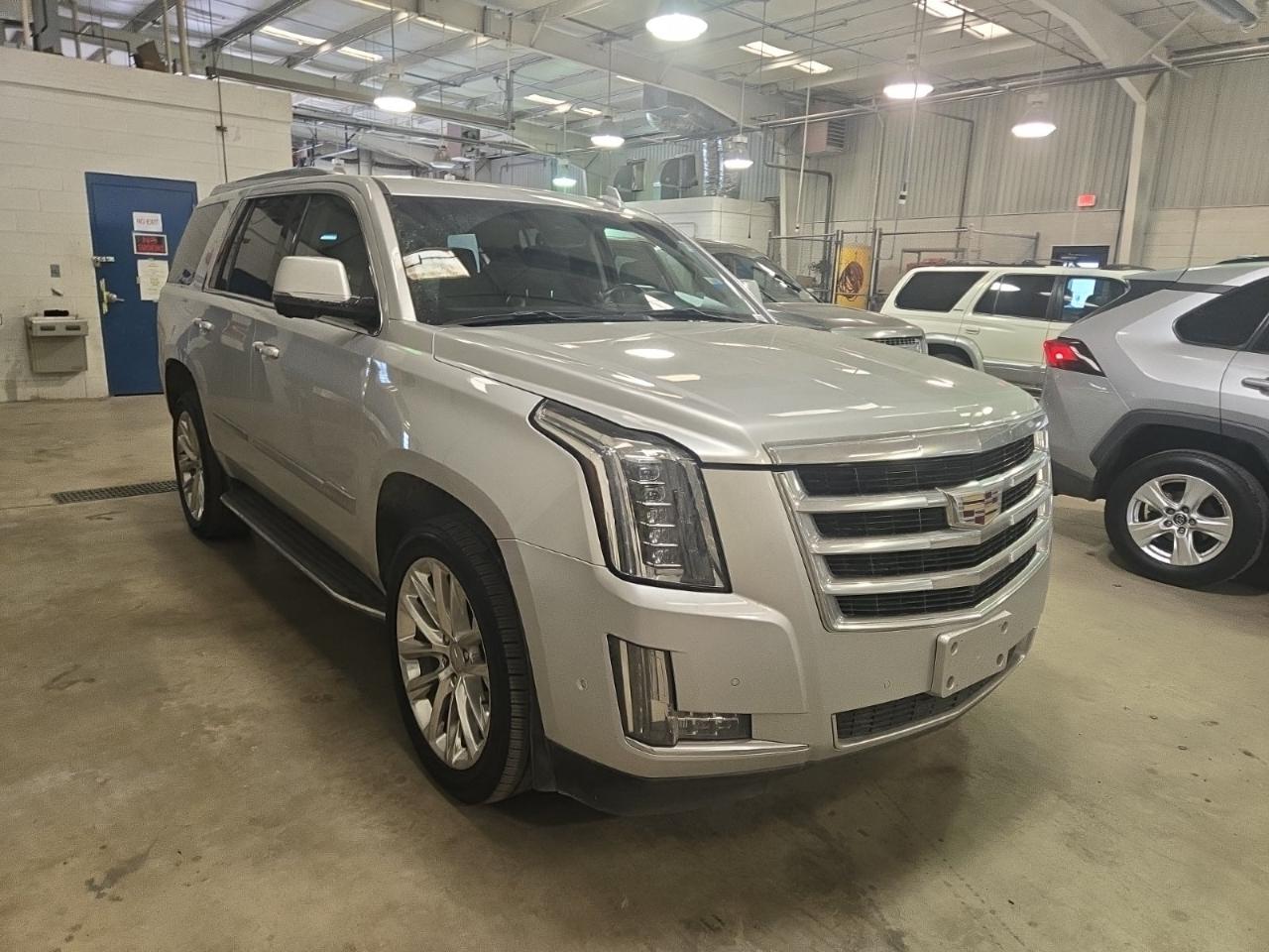 Cadillac Escalade 4WD 4dr Luxury 2019