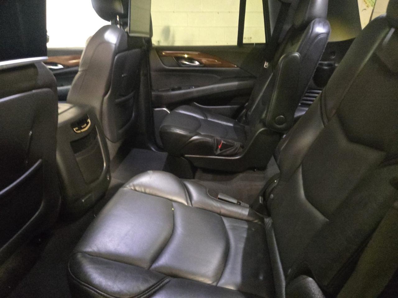 Cadillac Escalade 4WD 4dr Luxury 2019