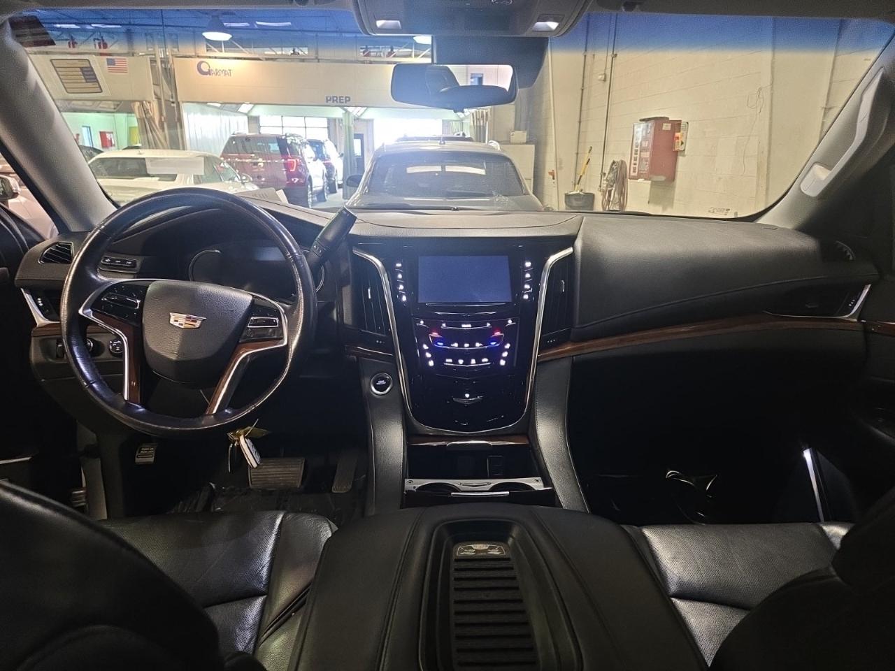 Cadillac Escalade 4WD 4dr Luxury 2019