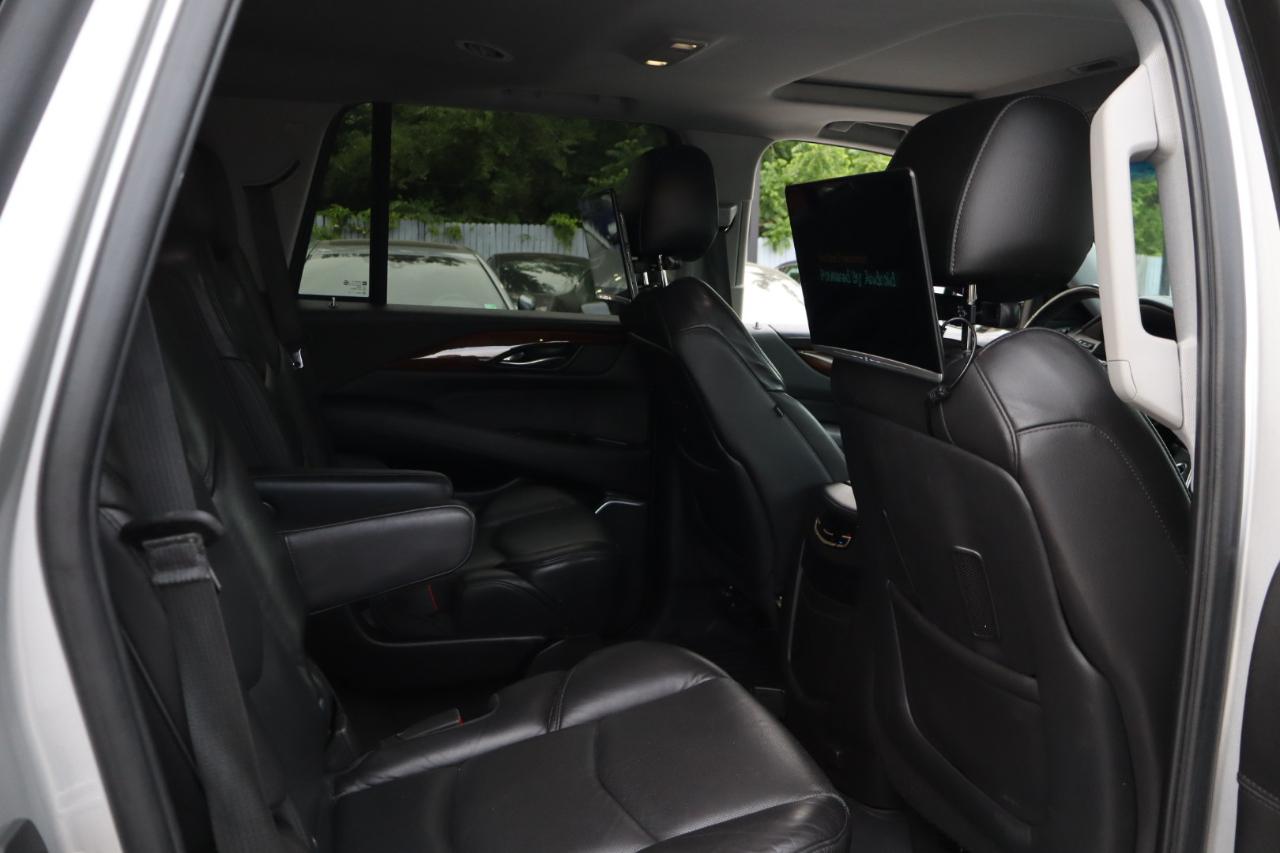 Cadillac Escalade 4WD 4dr Luxury 2019