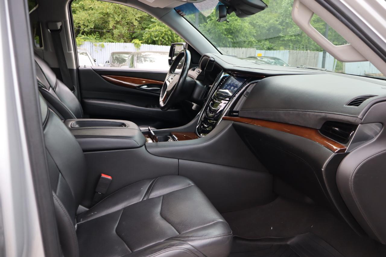 Cadillac Escalade 4WD 4dr Luxury 2019