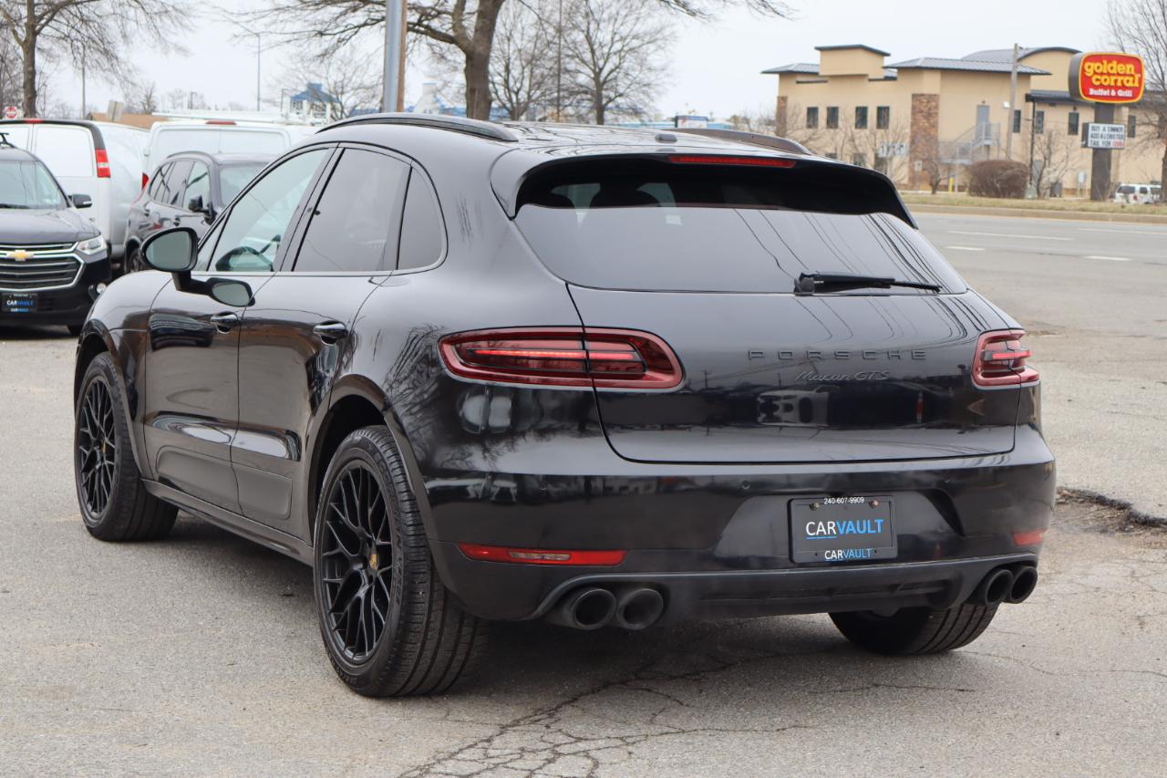 Porsche Macan  2017