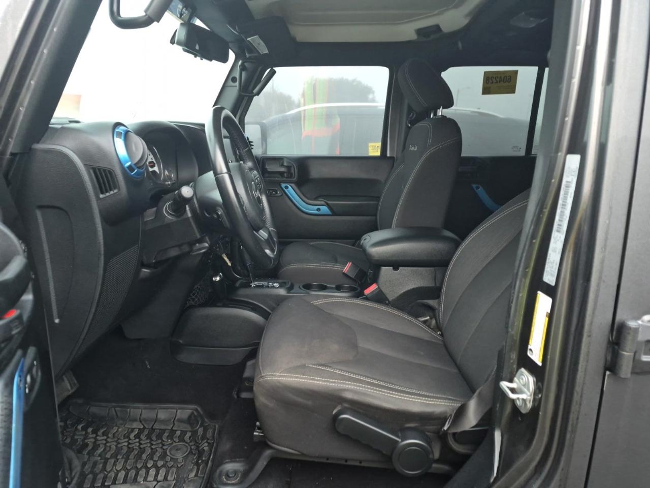 Jeep Wrangler Unlimited 4WD 4dr Sahara 2017