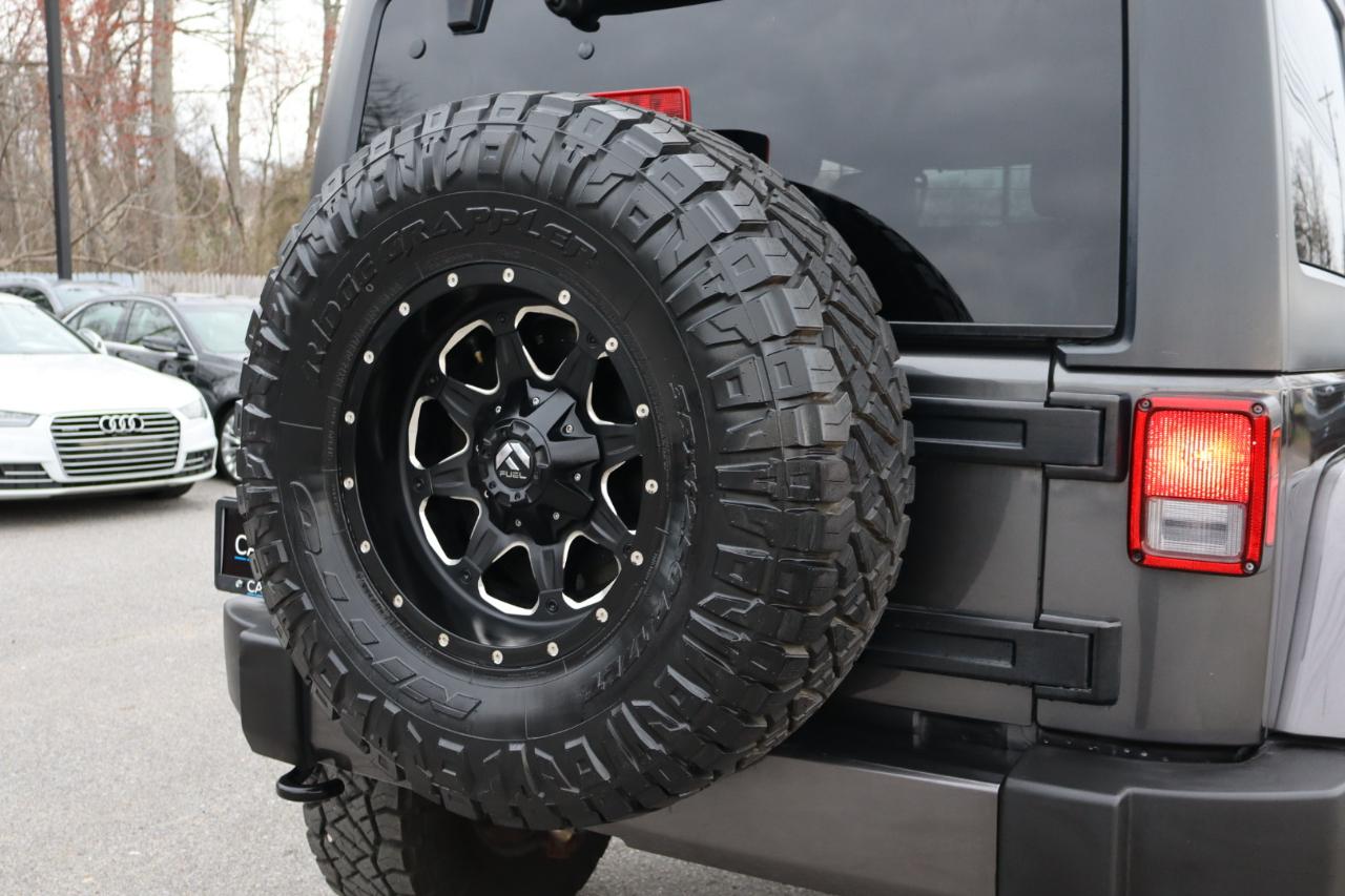 Jeep Wrangler Unlimited 4WD 4dr Sahara 2017