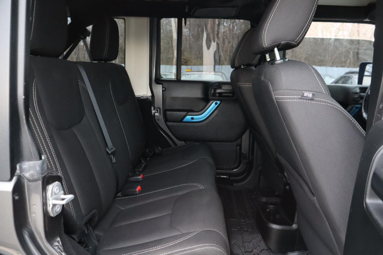 Jeep Wrangler Unlimited 4WD 4dr Sahara 2017