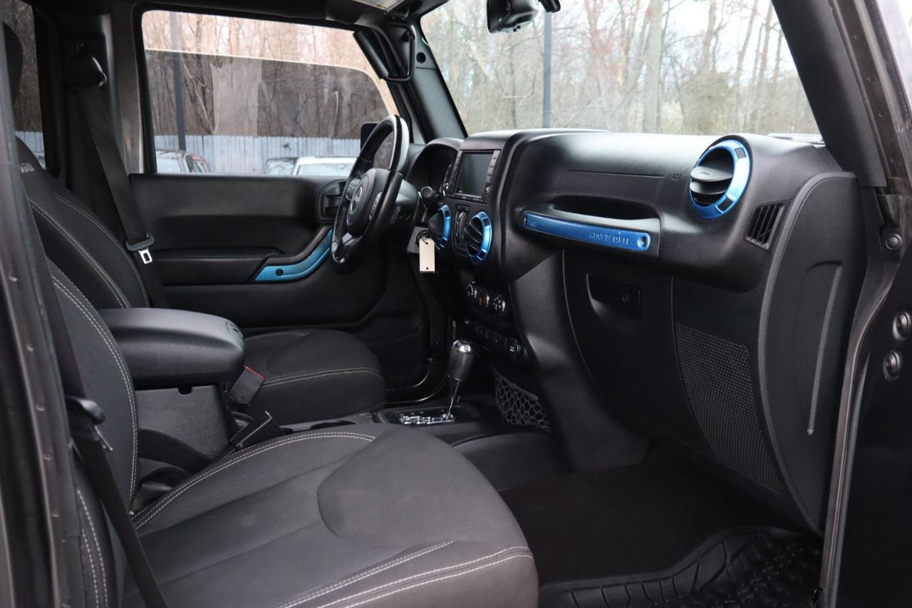 Jeep Wrangler Unlimited 4WD 4dr Sahara 2017