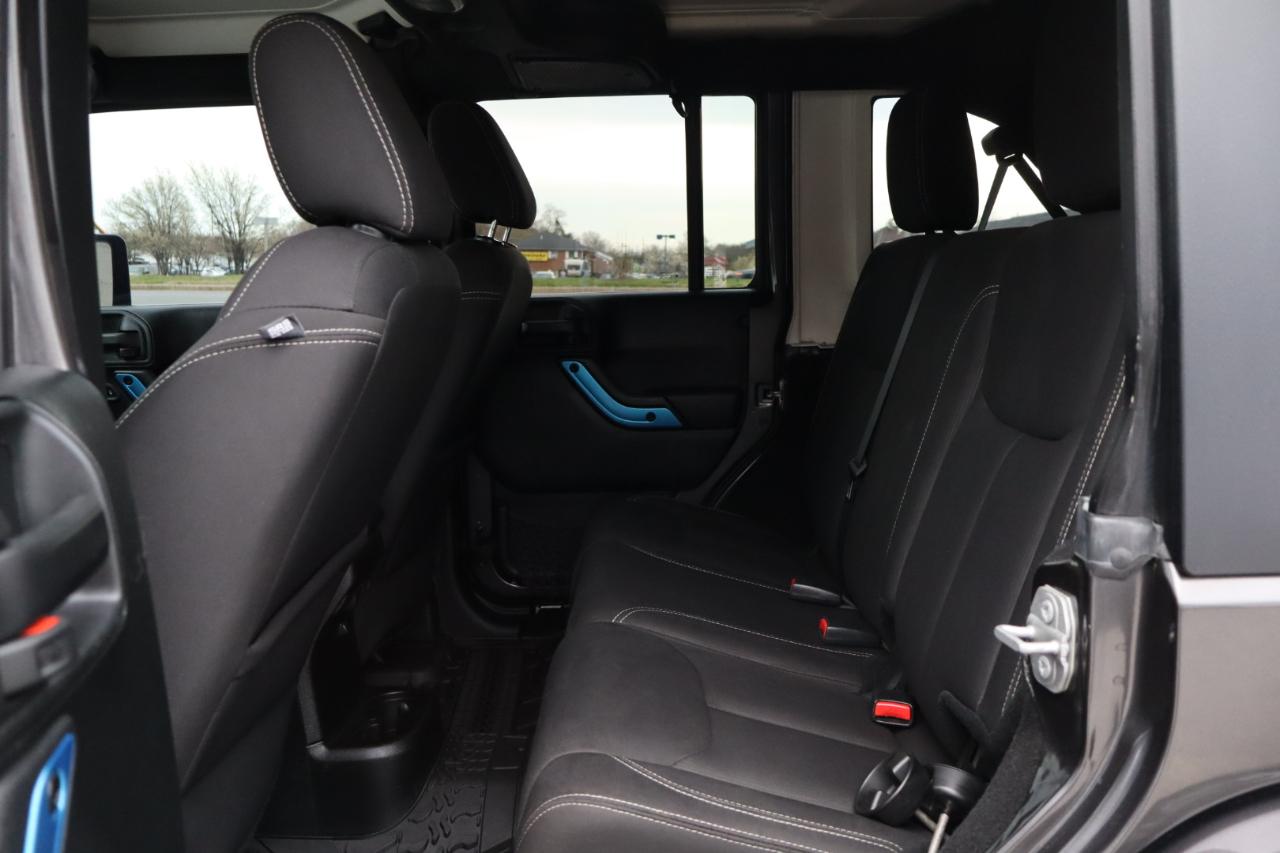 Jeep Wrangler Unlimited 4WD 4dr Sahara 2017