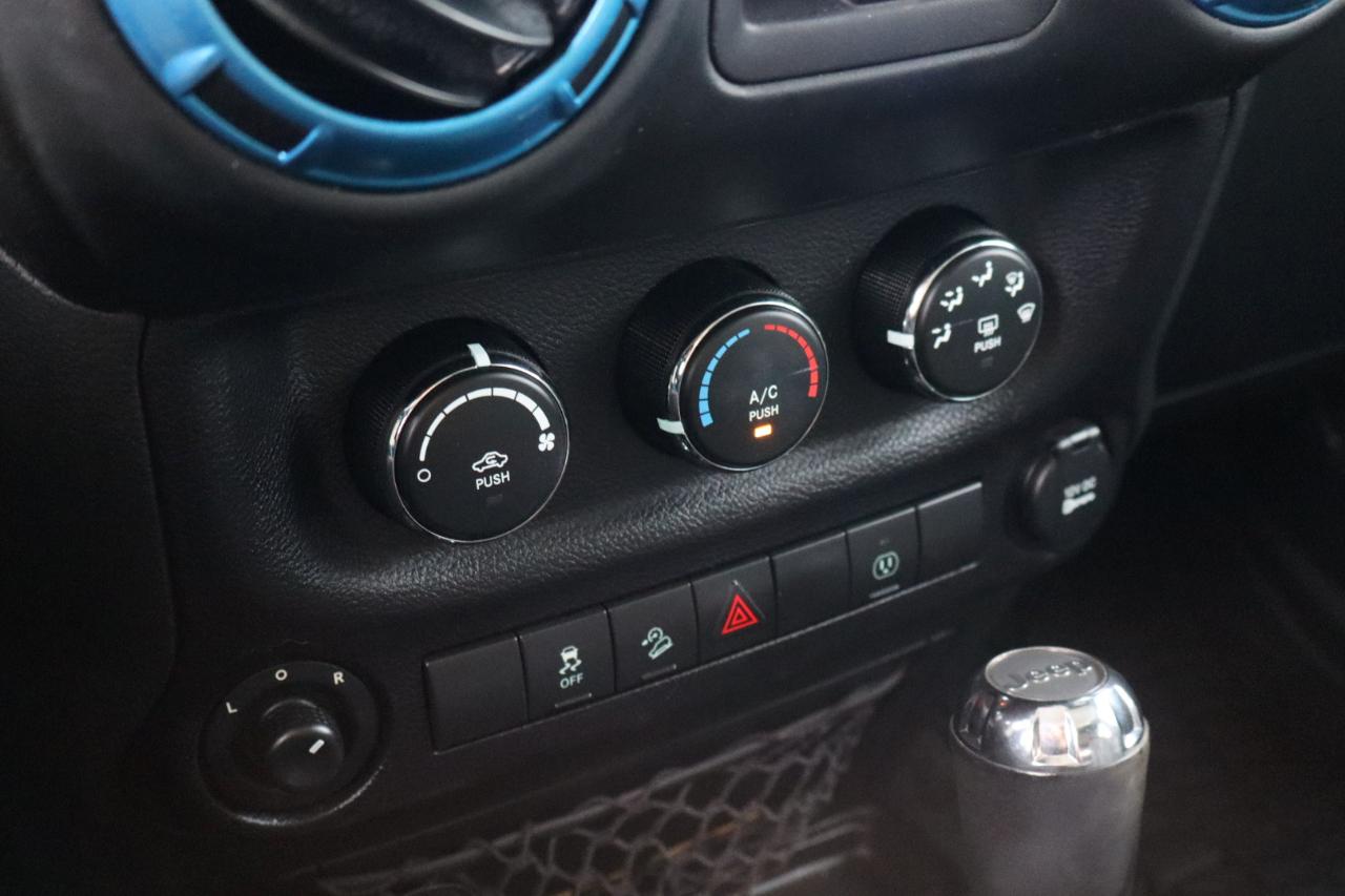 Jeep Wrangler Unlimited 4WD 4dr Sahara 2017