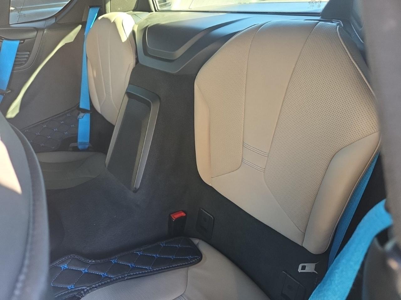 BMW i8 2D Coupe 2014