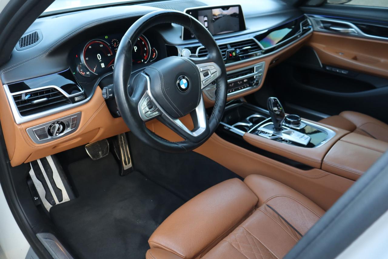 BMW 7-Series  2018