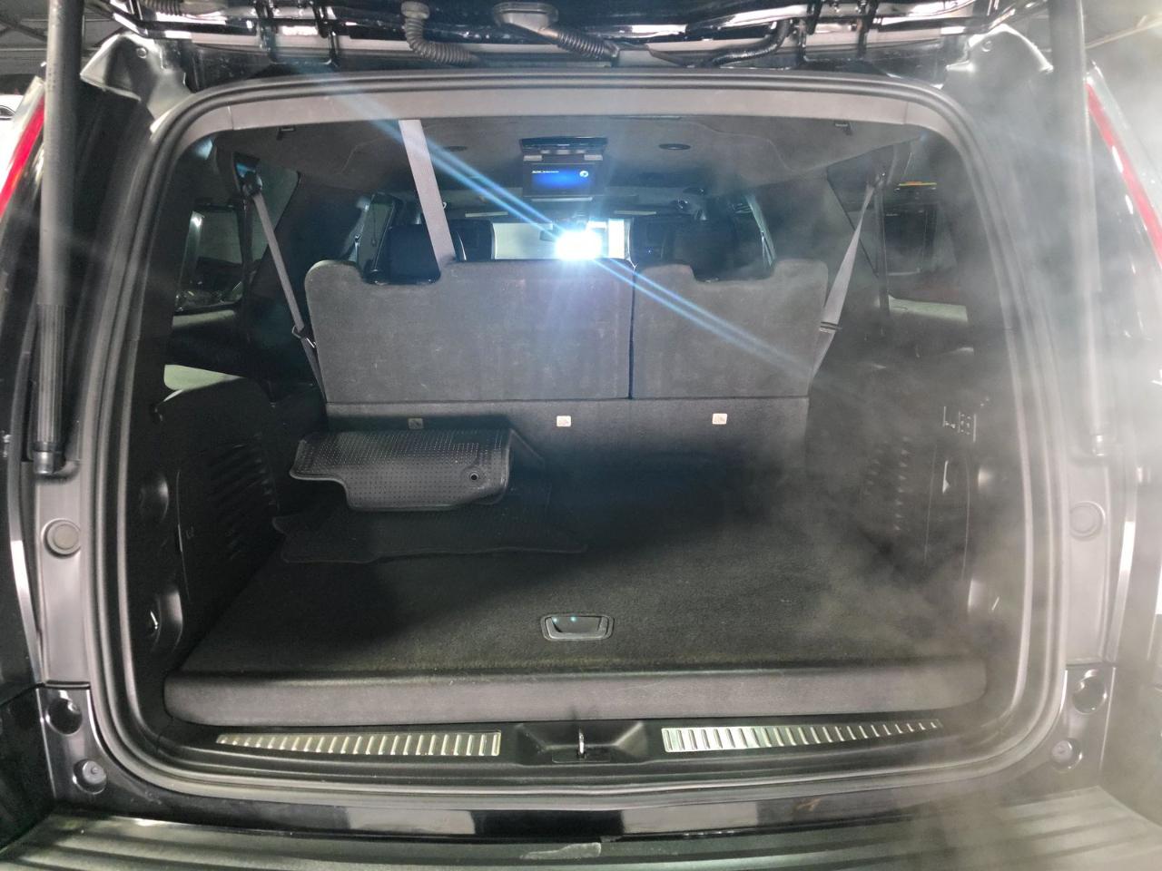 Cadillac Escalade ESV 4WD 4dr Platinum 2018