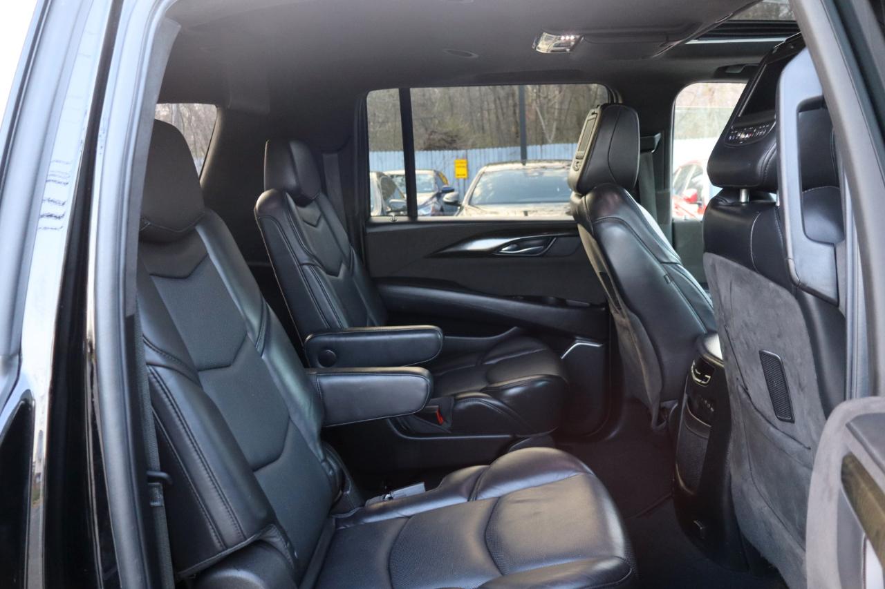 Cadillac Escalade ESV 4WD 4dr Platinum 2018