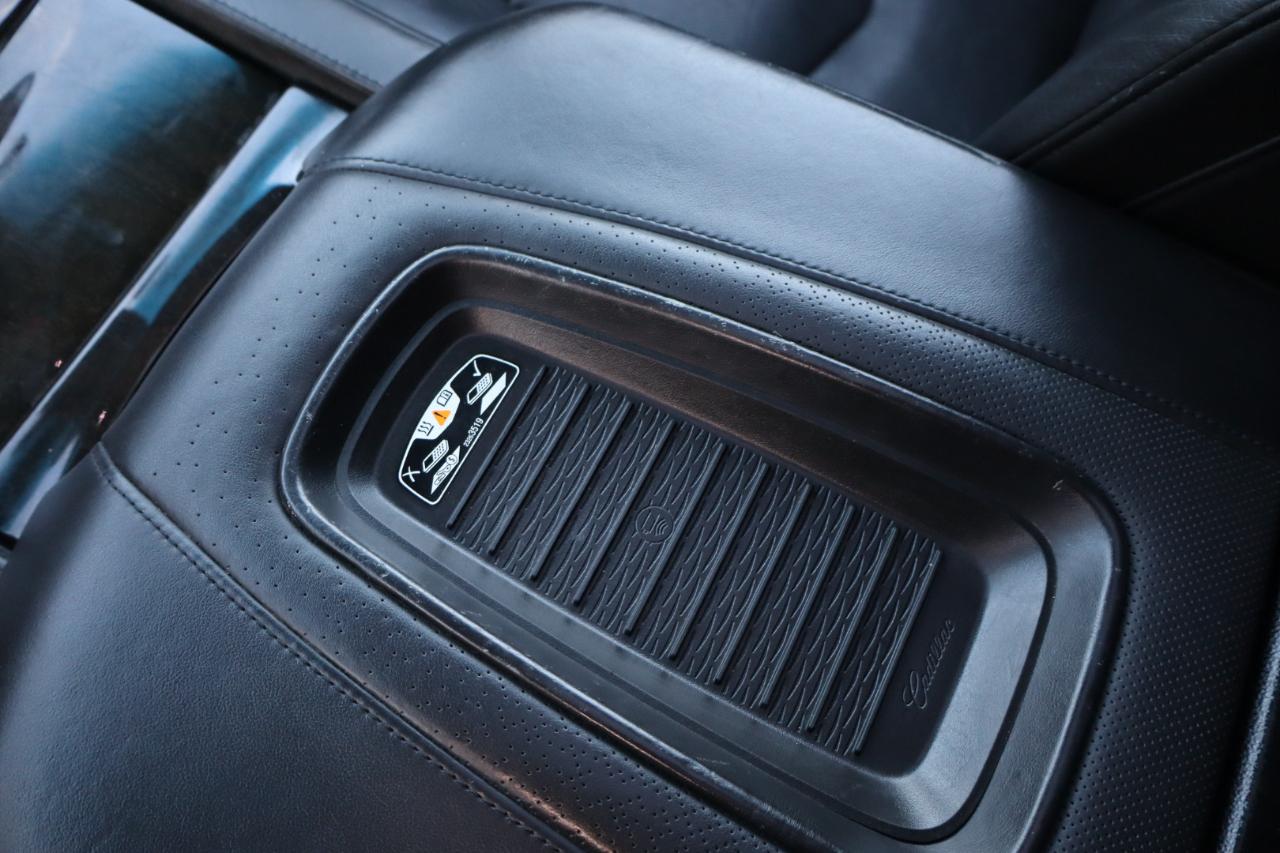 Cadillac Escalade ESV 4WD 4dr Platinum 2018