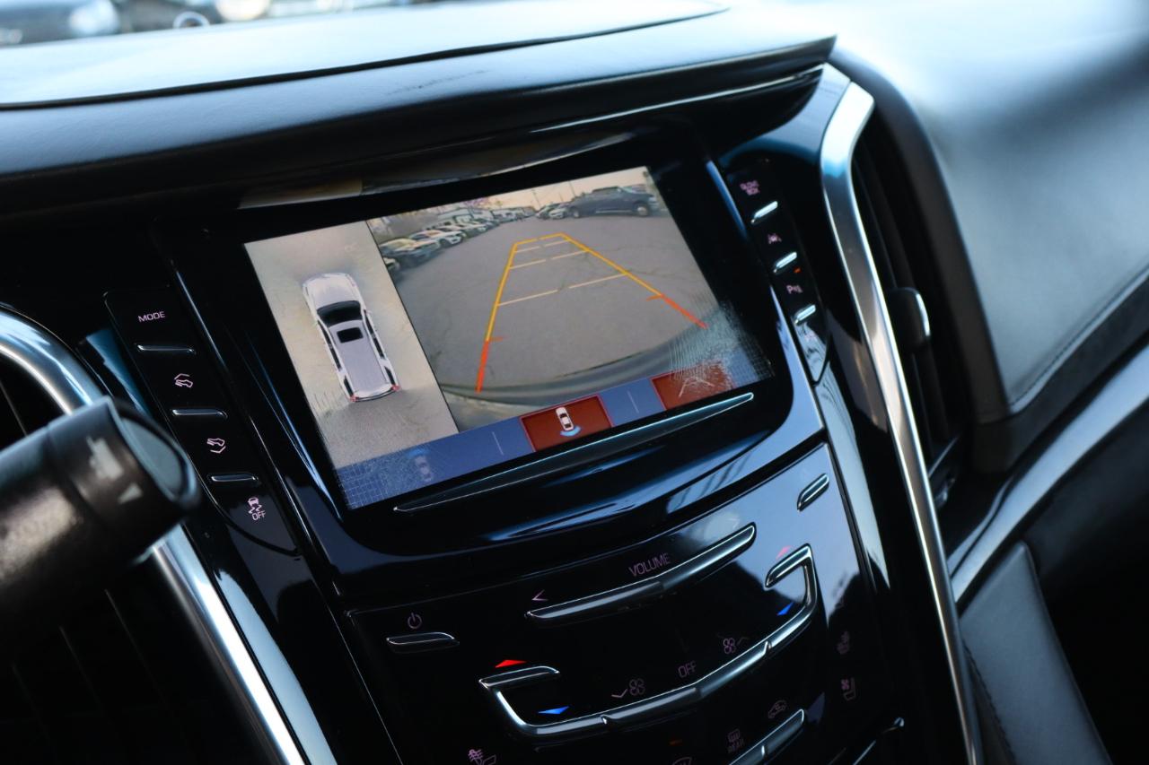 Cadillac Escalade ESV 4WD 4dr Platinum 2018