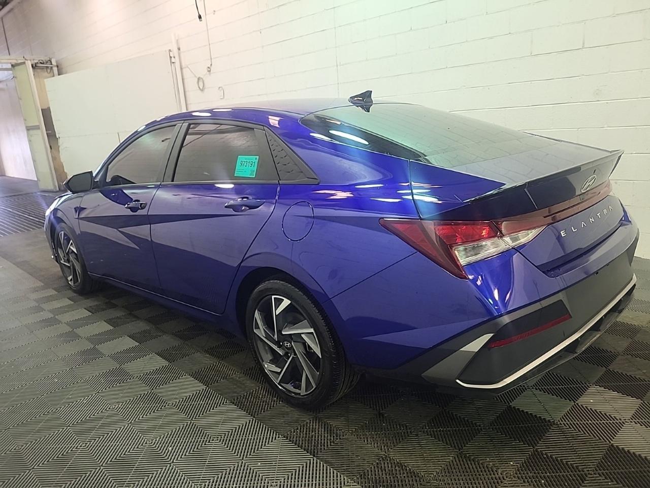 Hyundai Elantra  2025