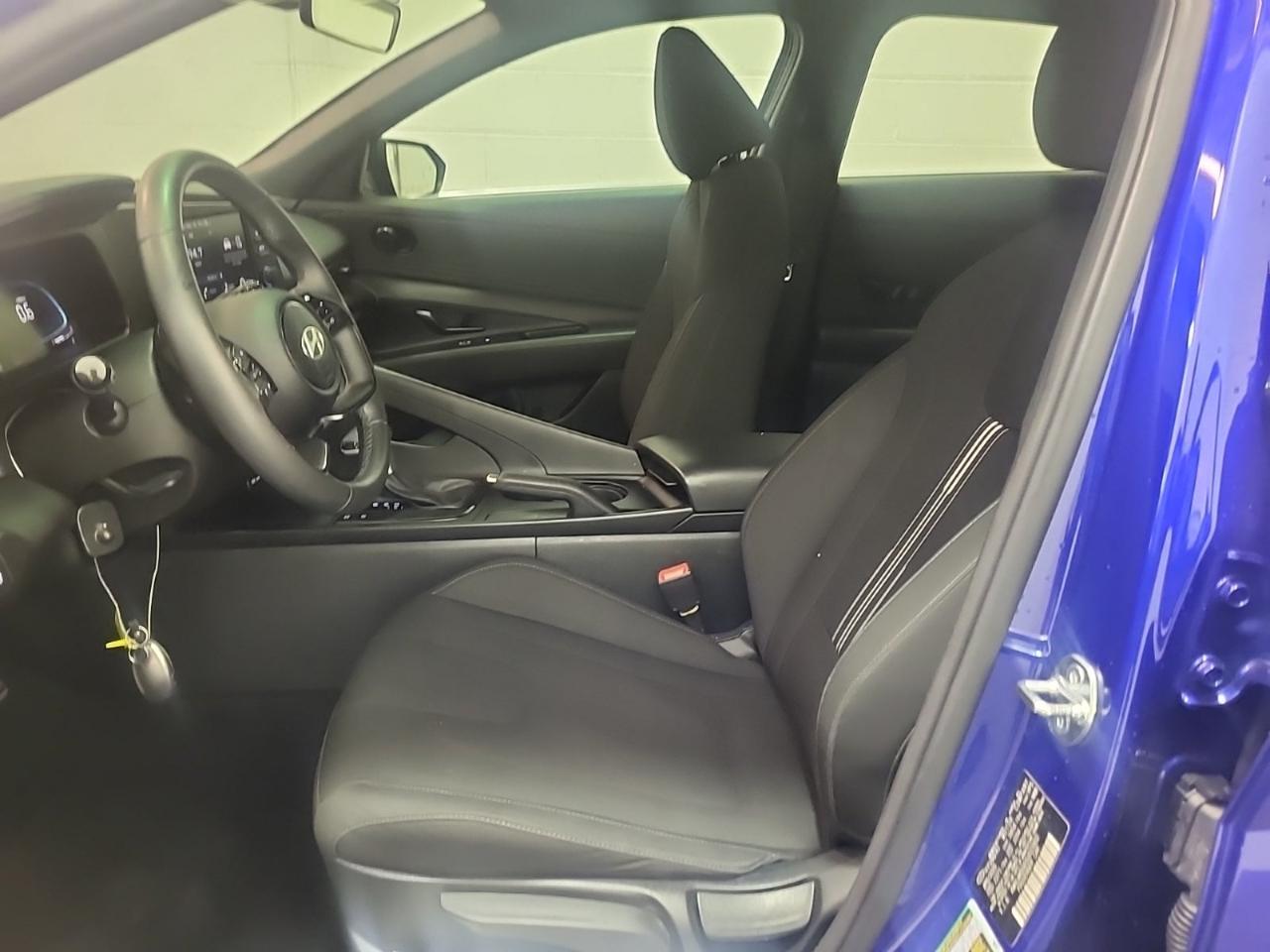 Hyundai Elantra  2025