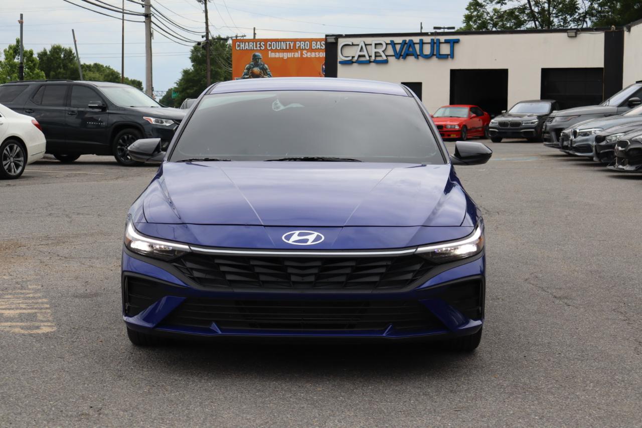 Hyundai Elantra  2025
