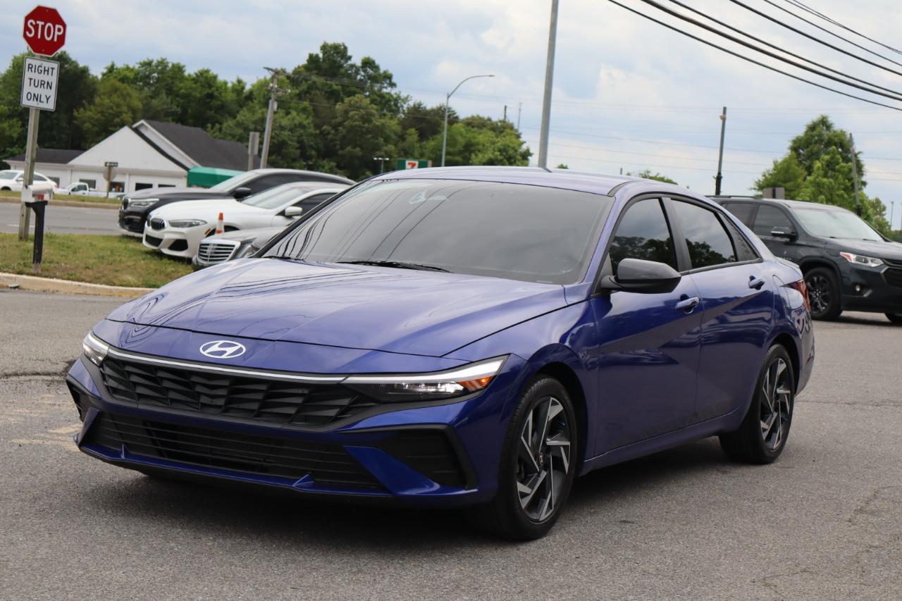 Hyundai Elantra  2025