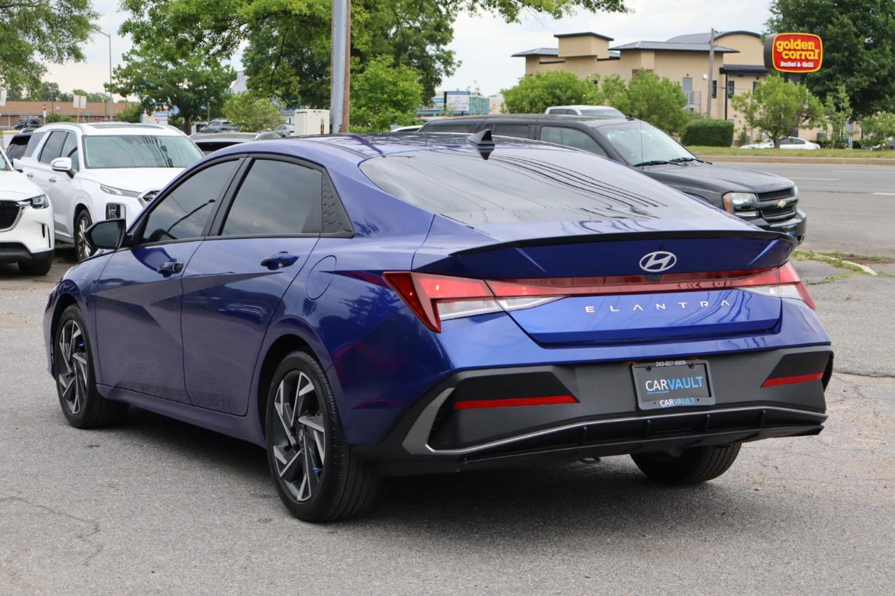 Hyundai Elantra  2025